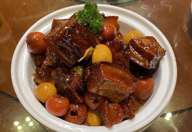 红烧肉的美味做法：味道醇厚，甜中带咸，咸中带香，妙不可言！