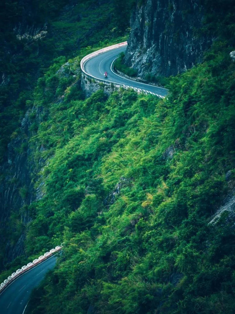 我生命里的每一条折痕都有山的形状