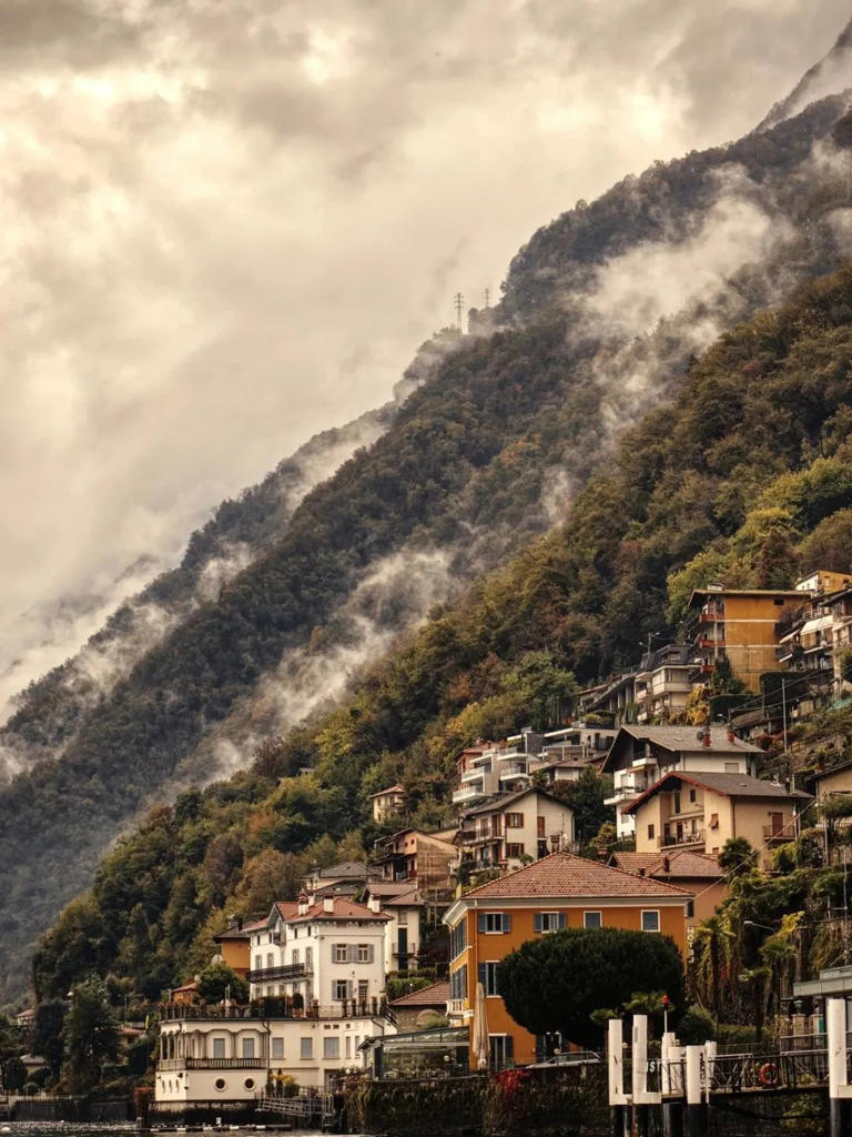 我生命里的每一条折痕都有山的形状