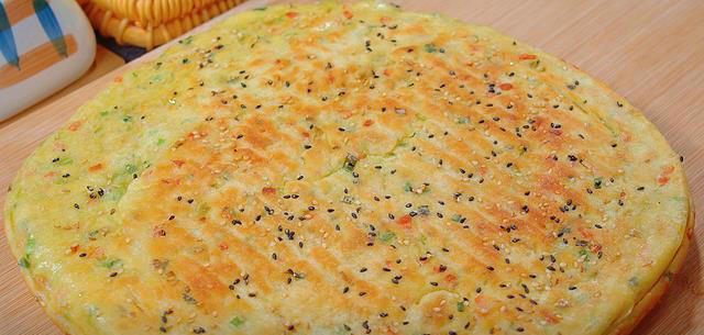 比包子油条还香的葱花饼，教你懒人做法，暄软咸香，营养又好吃