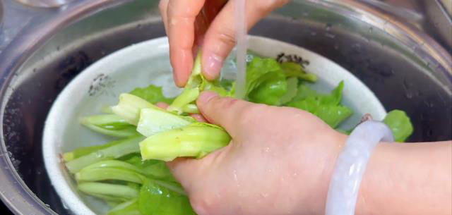 建议50岁后，这3样“高钾菜”要常吃，腿脚有劲精神充沛