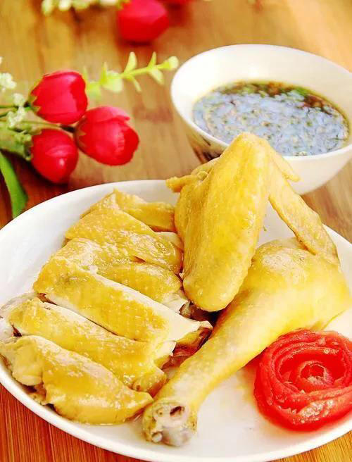 清蒸鸡：原汁原味，鲜美无比，让你欲罢不能！（教程及技巧）