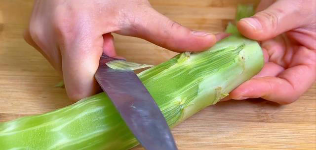 建议50岁后，这3样“高钾菜”要常吃，腿脚有劲精神充沛