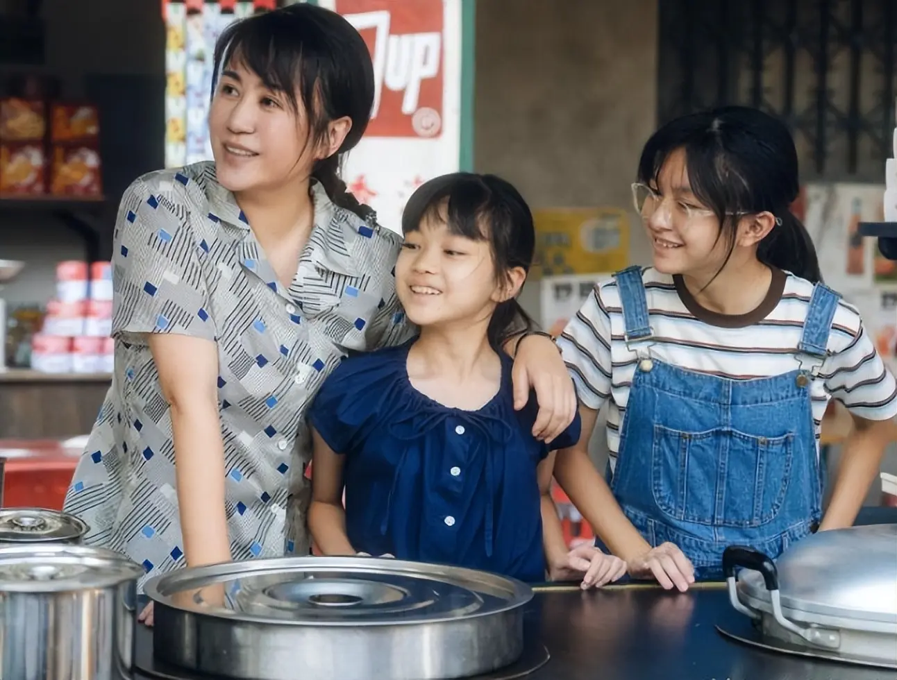 央媒亲宣、剑指60亿，刘德华新片也压不住，五一档黑马来了