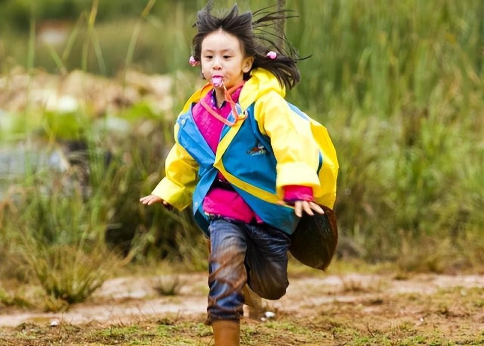 田亮叶一茜为17岁女儿庆生，森碟矫正下巴后青春漂亮