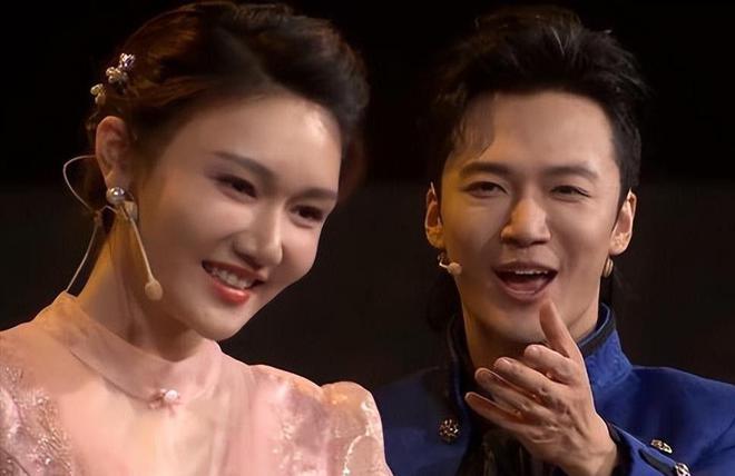 这4位央视女主持至今未嫁，她们人人都是美女，最大的年龄已59岁