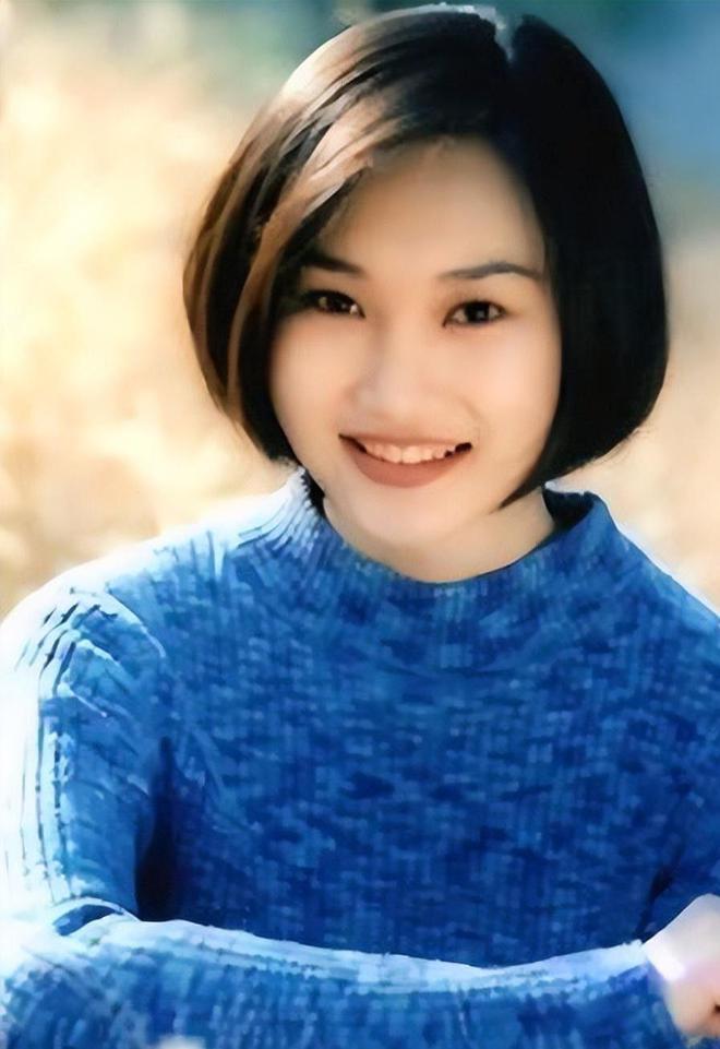 这4位央视女主持至今未嫁，她们人人都是美女，最大的年龄已59岁