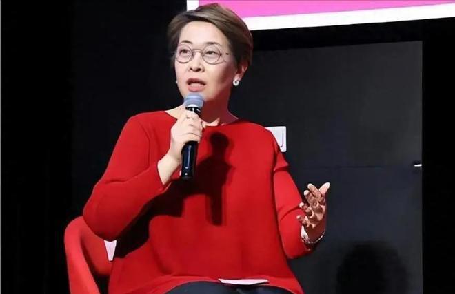 这4位央视女主持至今未嫁，她们人人都是美女，最大的年龄已59岁