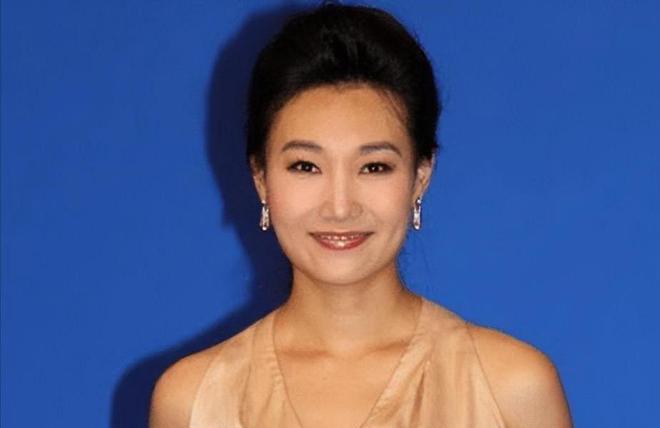 这4位央视女主持至今未嫁，她们人人都是美女，最大的年龄已59岁