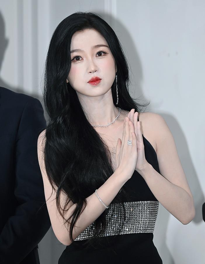 虞书欣：元气逐梦，演艺舞台的破茧绽放