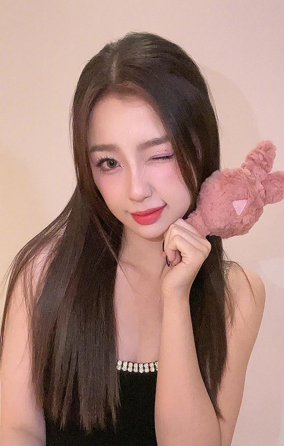 虞书欣：元气逐梦，演艺舞台的破茧绽放