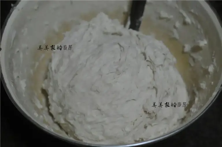 想吃葱油饼不用买，教你不用揉面的方子，香酥多层，轻松成功！