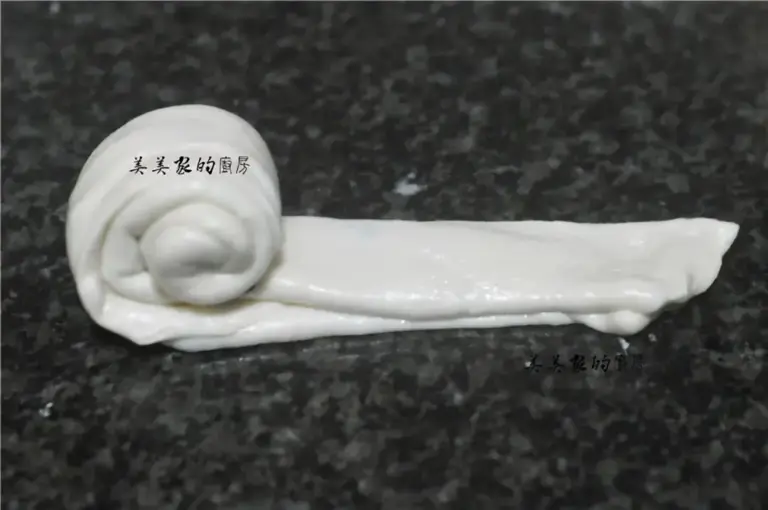 想吃葱油饼不用买，教你不用揉面的方子，香酥多层，轻松成功！