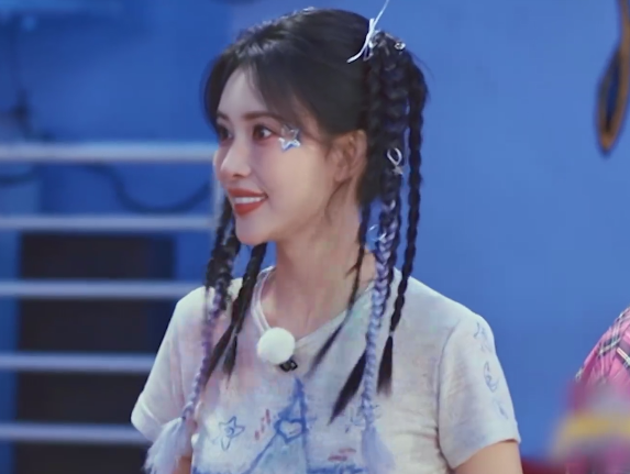 奔跑吧13首播满屏尴尬，新MC抢眼难掩游戏无聊