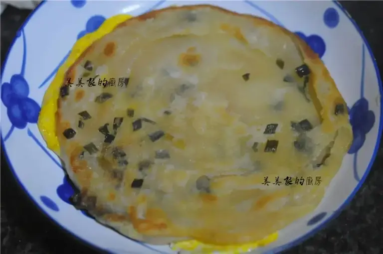 想吃葱油饼不用买，教你不用揉面的方子，香酥多层，轻松成功！