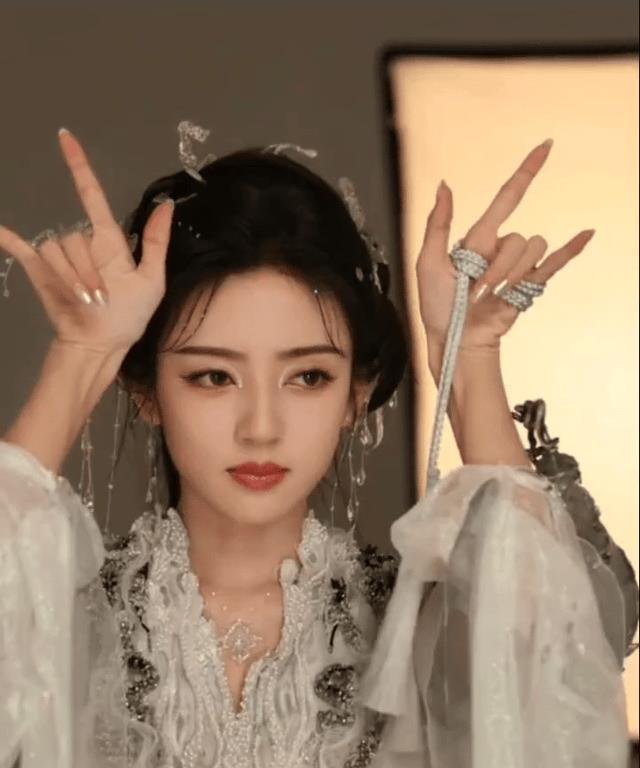 呼叫于正看看何瑞賢吧！顏值高、演技好值得得到鐘愛！