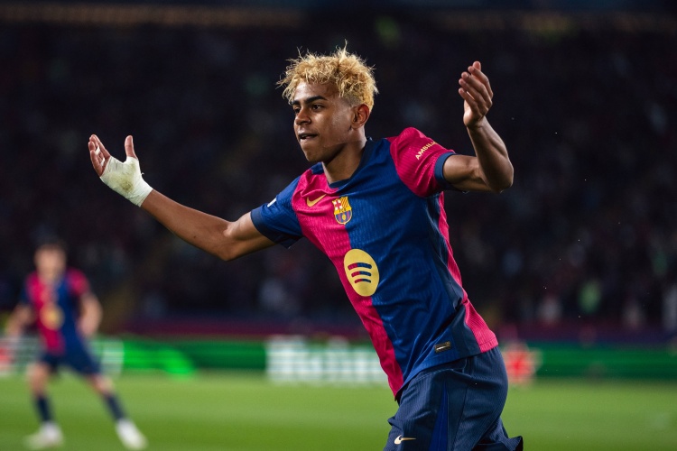 亨利赛后向亚马尔要球衣，亚马尔回应：行啊，你也得给我你的