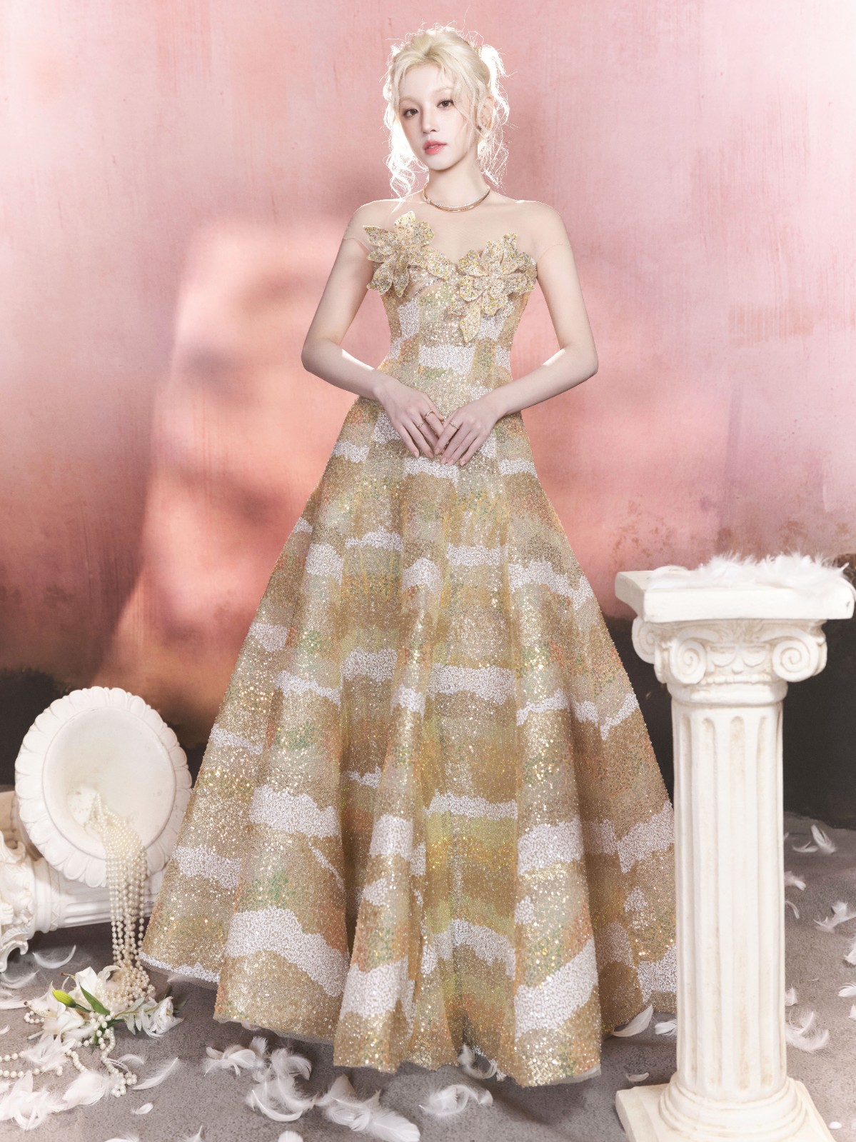 宋雨琦金裙贵气感拉满