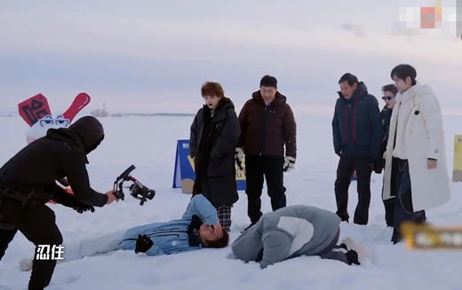 “一巴掌”扇出热搜！邓超发文让高瀚宇退圈，高瀚宇回应迅速，网友直呼“滑跪太快”！