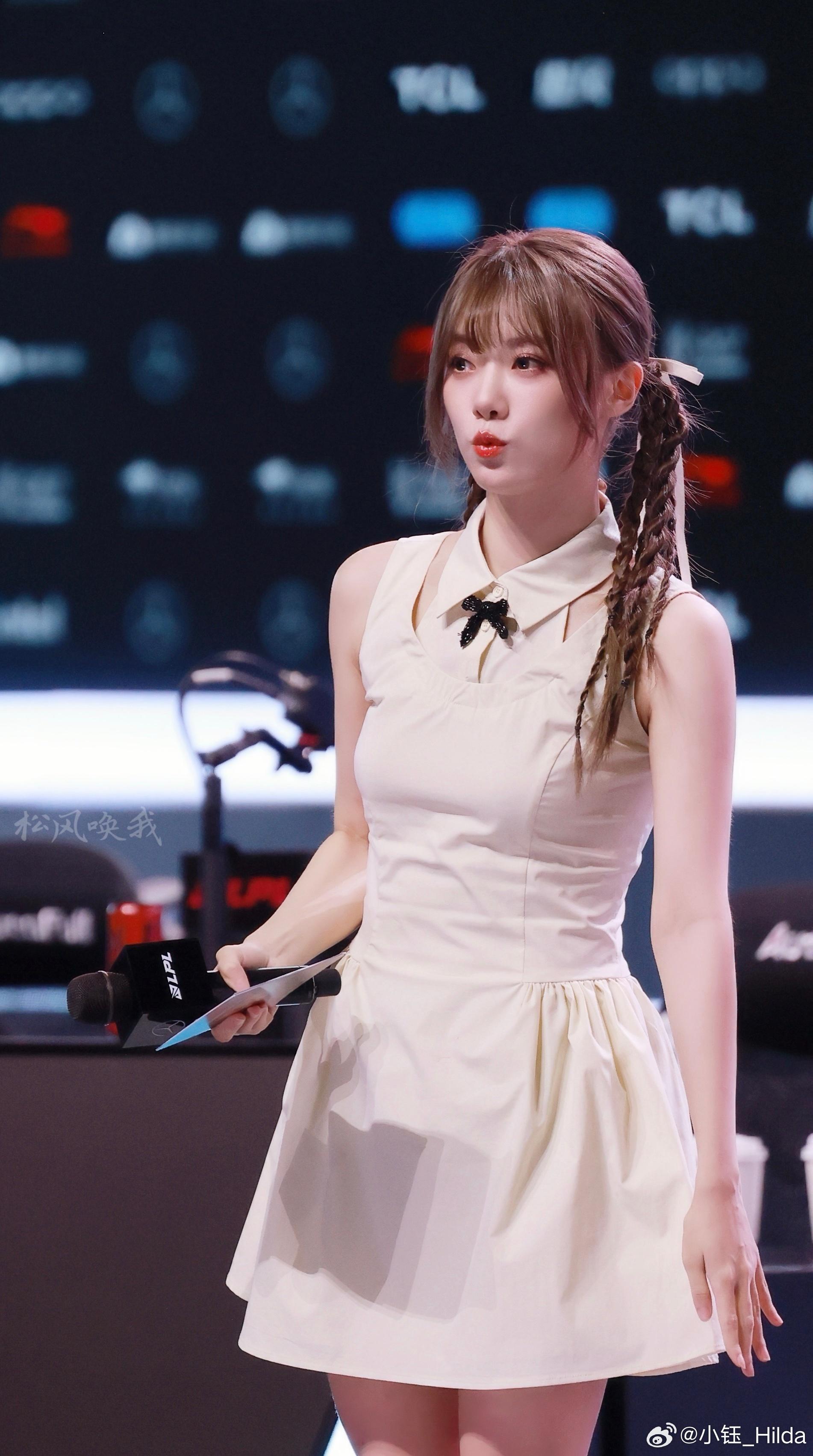 主持小鈺曬妝造圖：深圳這幾場的妝造都蠻喜歡的嘿嘿