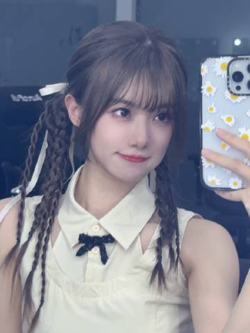 主持小鈺曬妝造圖：深圳這幾場的妝造都蠻喜歡的嘿嘿