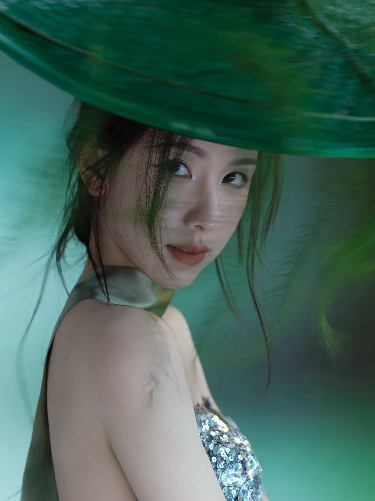 陳都靈西湖畔閃耀