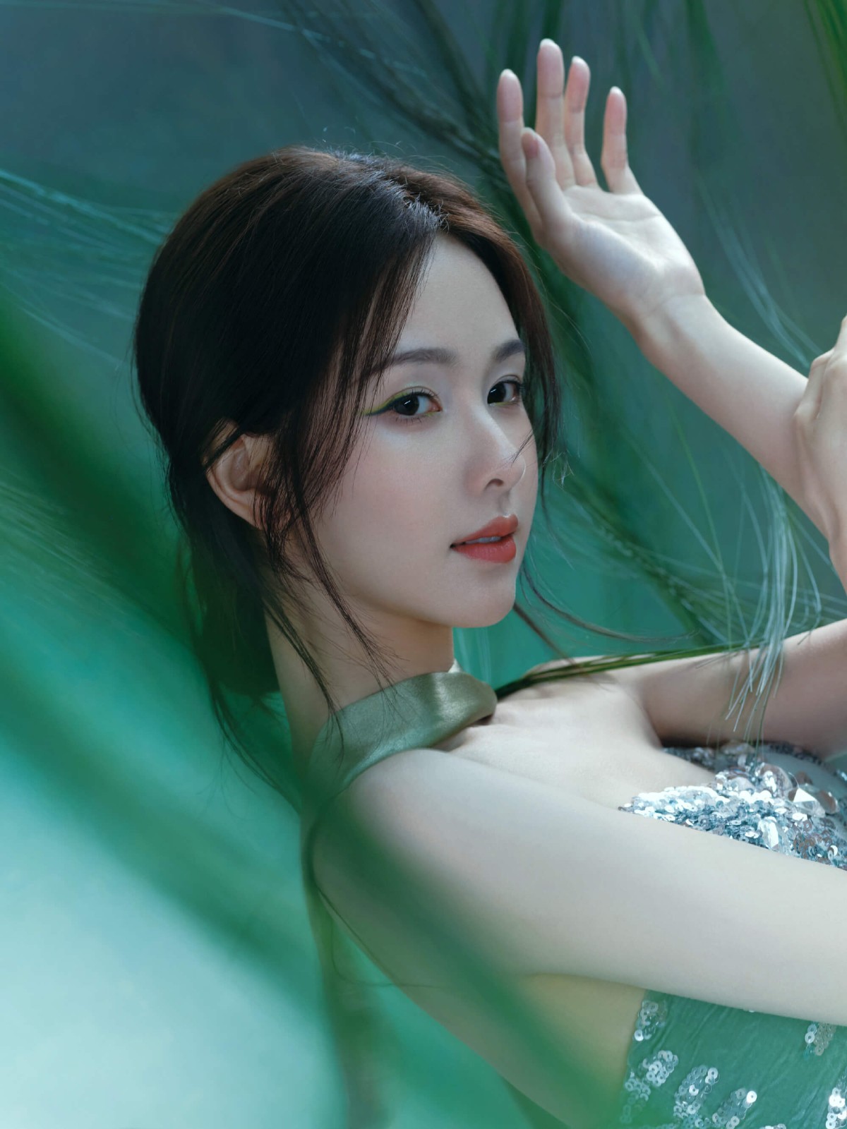 陳都靈西湖畔閃耀