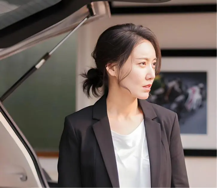 重温《都挺好》才发现，大嫂吴非看似柔弱，但实际上是个“狠人”