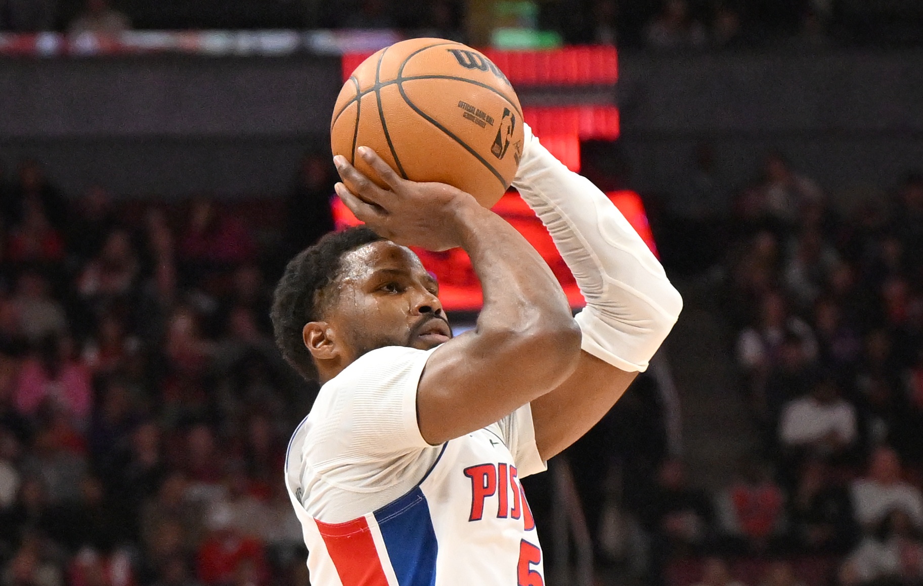 比斯利：没人相信我们能行 球队度过了非常棒的一年 坦然接受结果