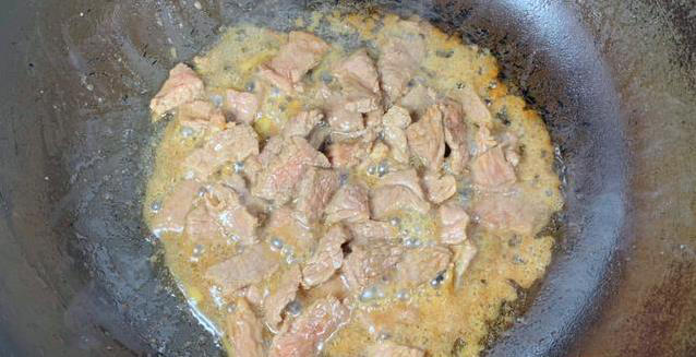 10分钟上桌的葱爆羊肉，简单一炒香翻天，你家也能成大厨