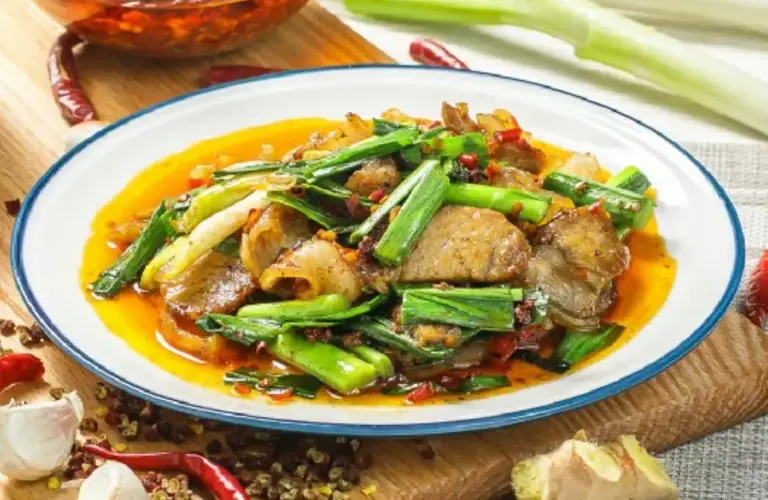 回锅肉怎么做？不要只会煮肉，教你正确做法，肥而不腻，咸香适口