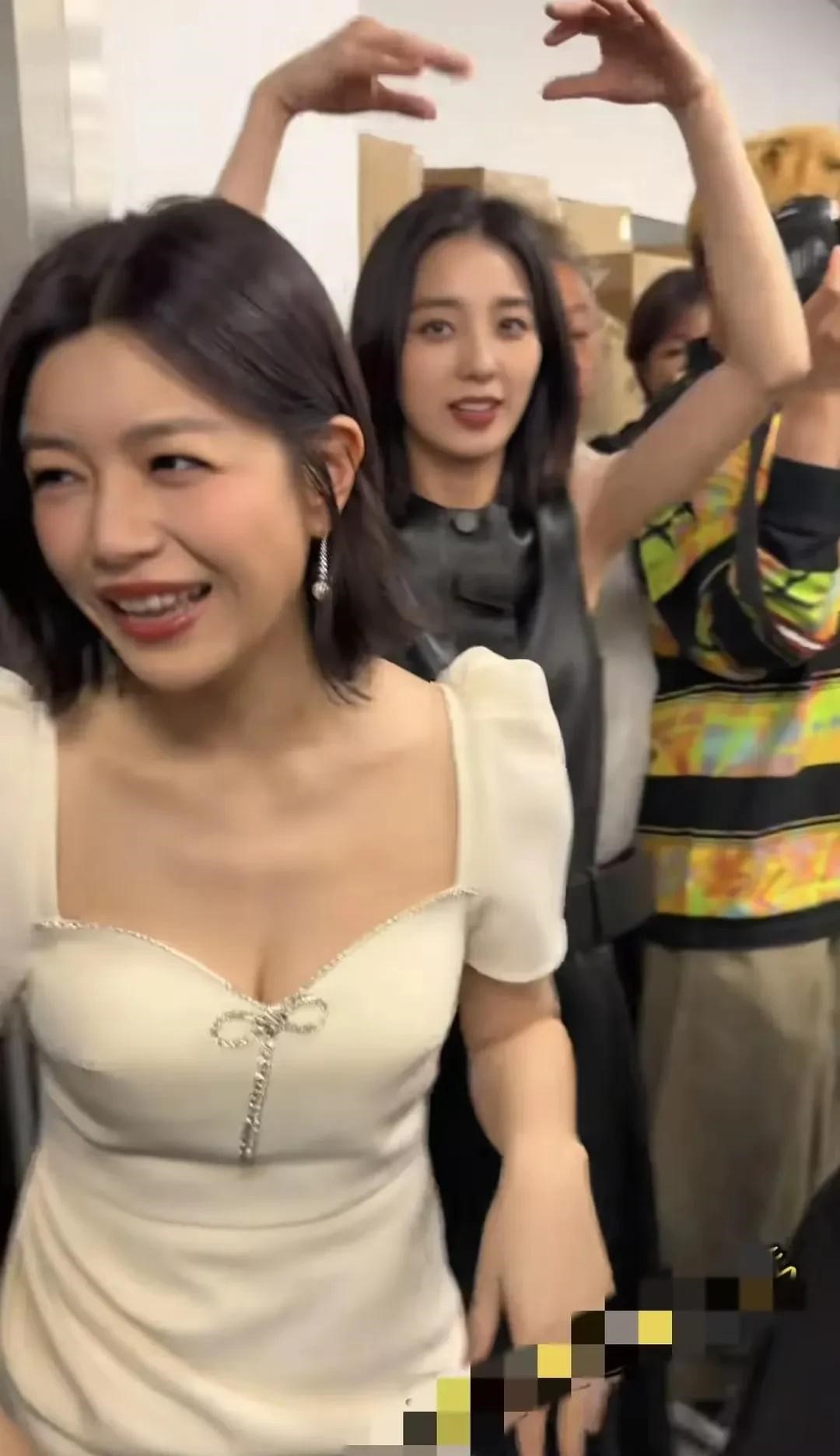 陈妍希高叶现身北京腾讯大厦扫楼，陈妍希太瘦高叶豪爽