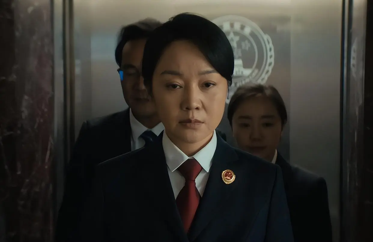 爱奇艺首播，24集悬疑大剧，刘奕君、闫妮领衔，终于又有好剧追了