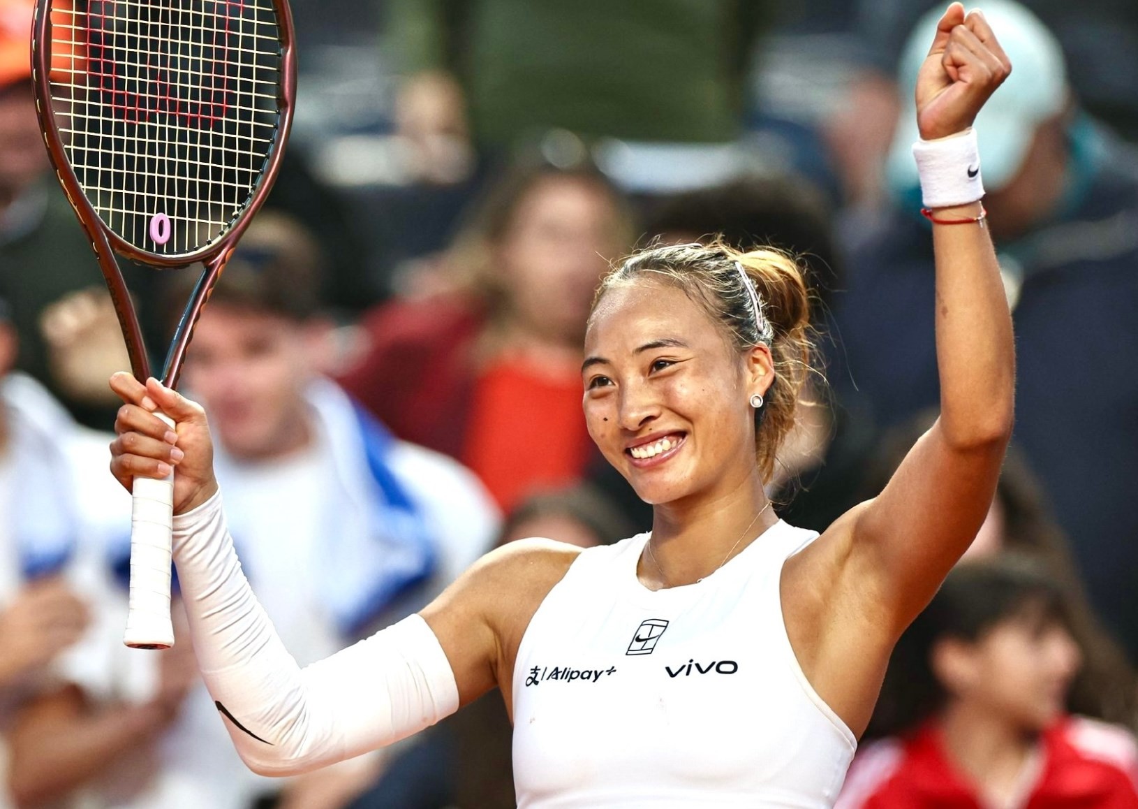 翻过那座山！郑钦文终结对阵萨巴伦卡六连败