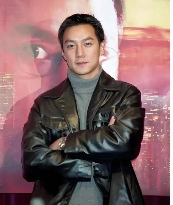 吴彦祖上海街头街拍，被女生误认老头冲上热搜，曾自曝过无性婚姻-图7