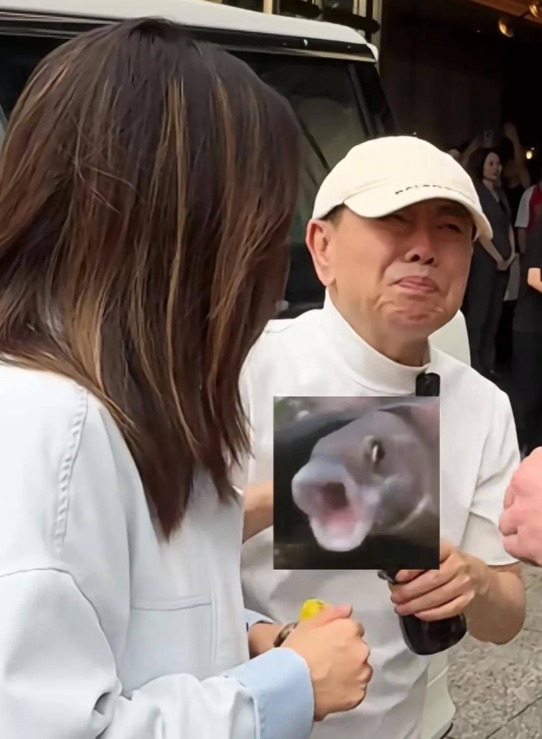潘长江和女儿在广东，去餐馆吃湖南菜，喝了凉茶，难喝到面露苦色-图5