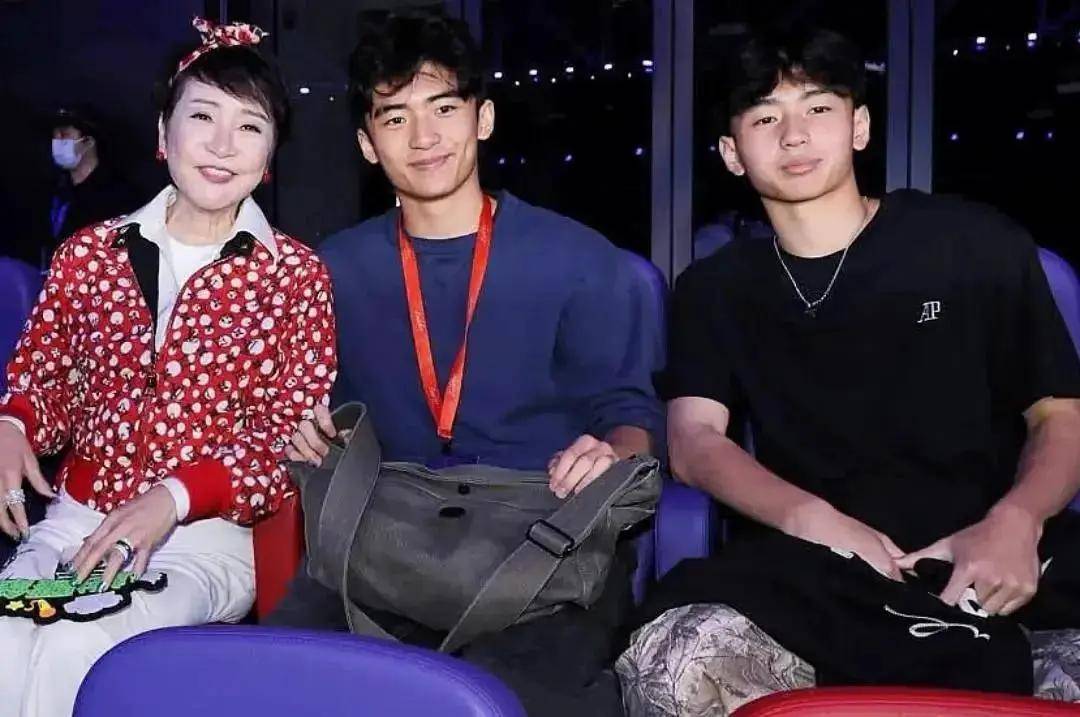 都是离婚带娃的张柏芝和大S，为何结局差别这么大-图11