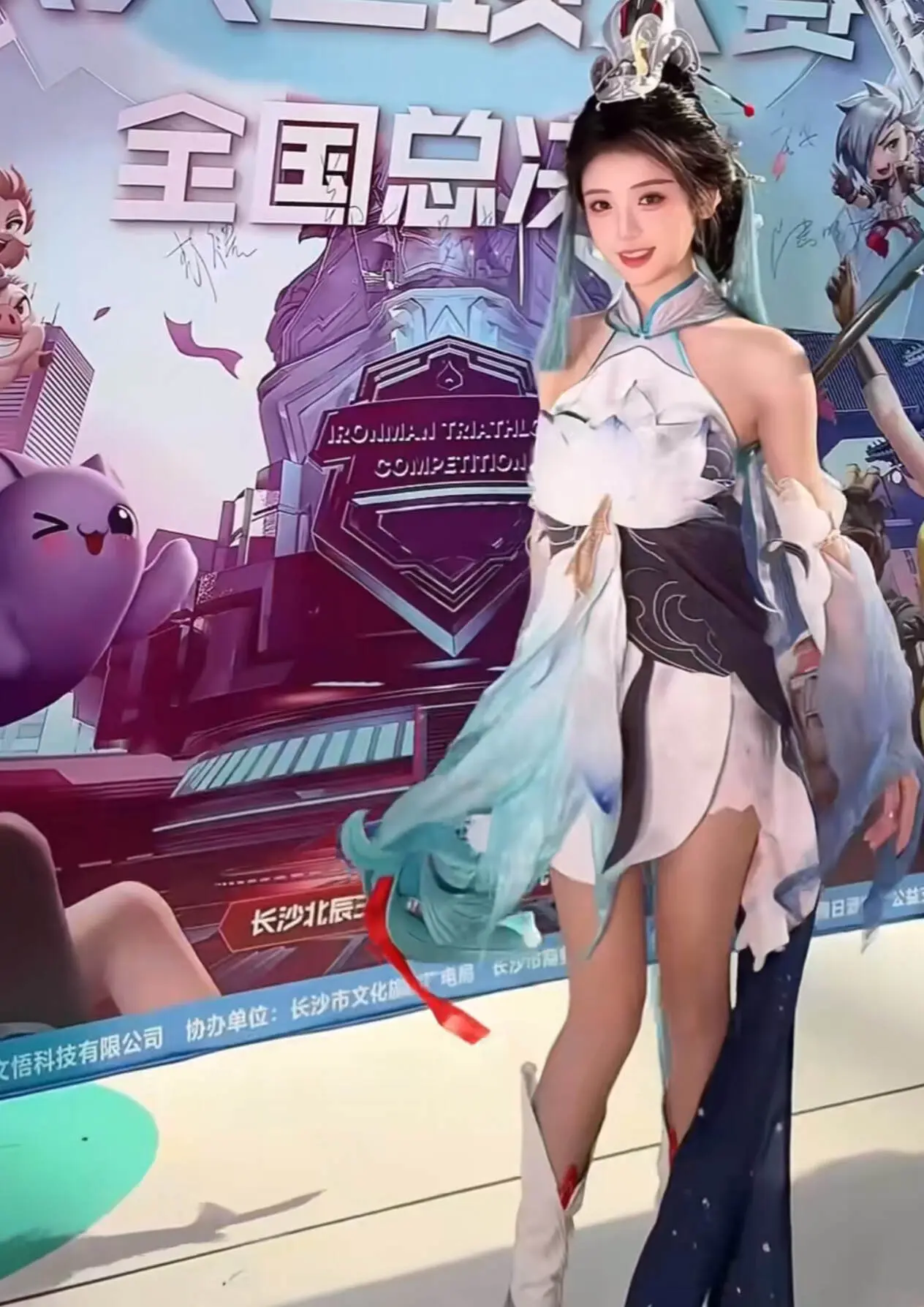 同样是COS大乔白鹤梁神女，龙虾造型被全网爆夸，章若楠气质一绝