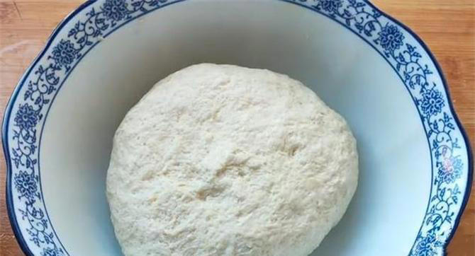 10分钟就能出锅的千层油饼做法，这样做保证不干不硬，柔软又多层
