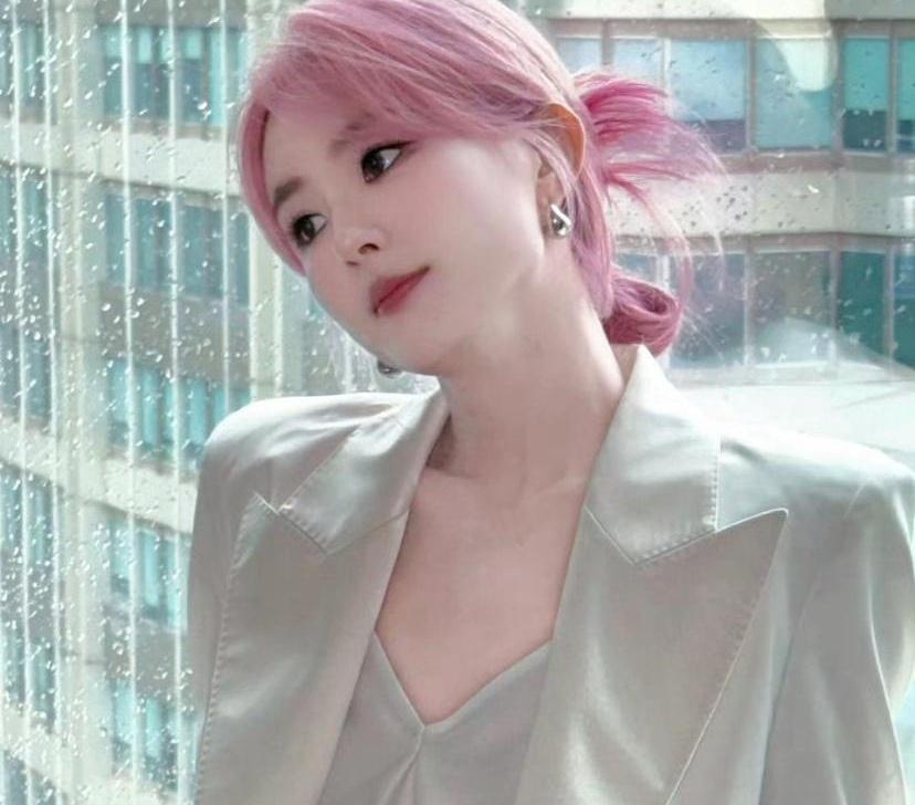 顶流一姐恋情绯闻的背后，网友操碎了心