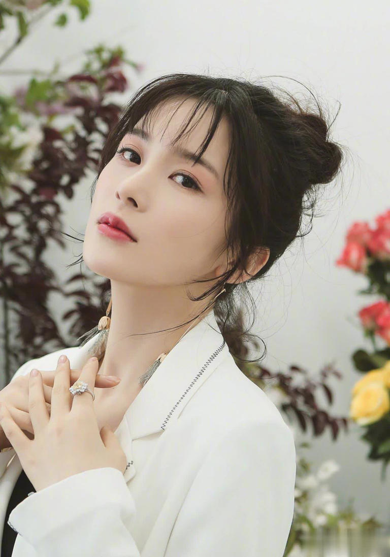 谁懂戛纳红毯阿汤哥与赵樱子握手含金量？东方美出圈引合作呼声