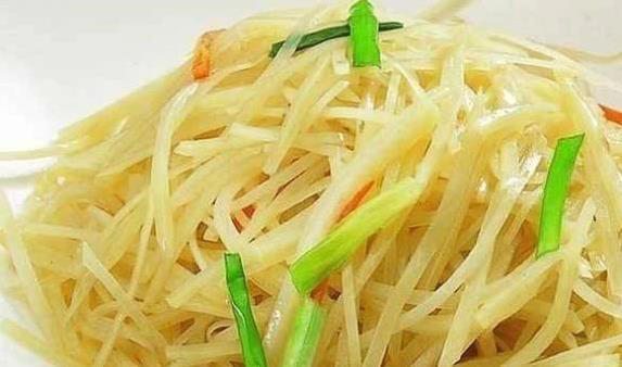 10分钟炒出饭店味土豆丝，秘诀就这两招，你家也能吃到爽