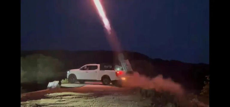 无锡发射火箭弹12枚，苏州发射火箭弹10枚