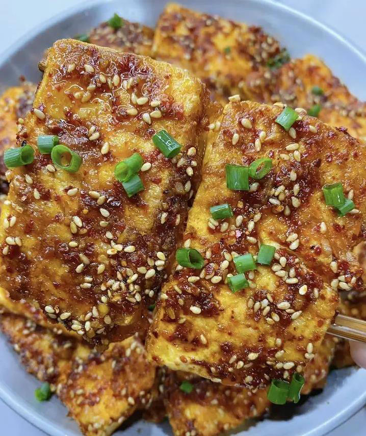 一块豆腐煎出饭店味，十分钟上桌香翻全家，却只要五块钱