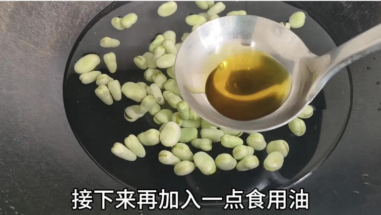 炒蚕豆别直接下锅，掌握技巧软糯鲜香又入味