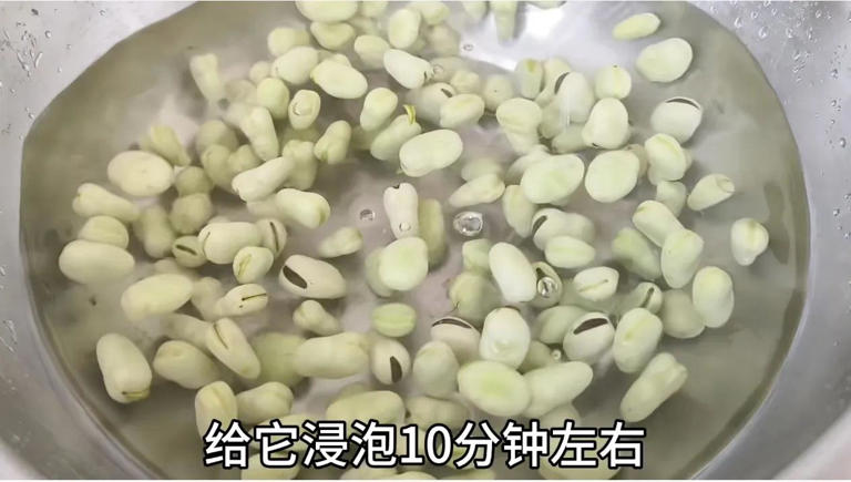 炒蚕豆别直接下锅，掌握技巧软糯鲜香又入味