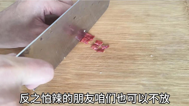 炒蚕豆别直接下锅，掌握技巧软糯鲜香又入味