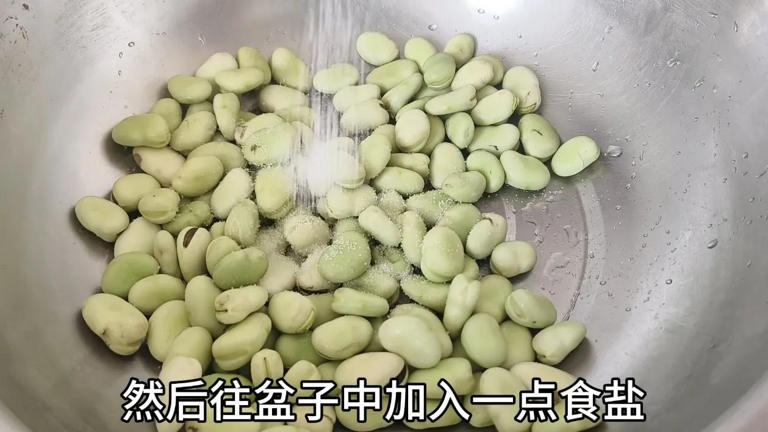 炒蚕豆别直接下锅，掌握技巧软糯鲜香又入味