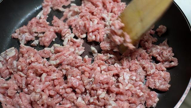 大厨教您做肉末蒸鸡蛋羹，注意这5点，鸡蛋羹无蜂窝，嫩滑又鲜香
