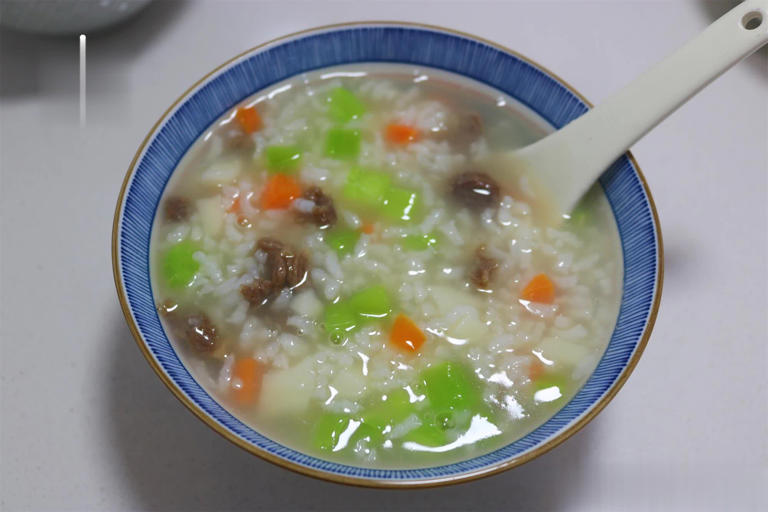 做法零难度，煮一锅有肉有菜的美食，好吃又营养！